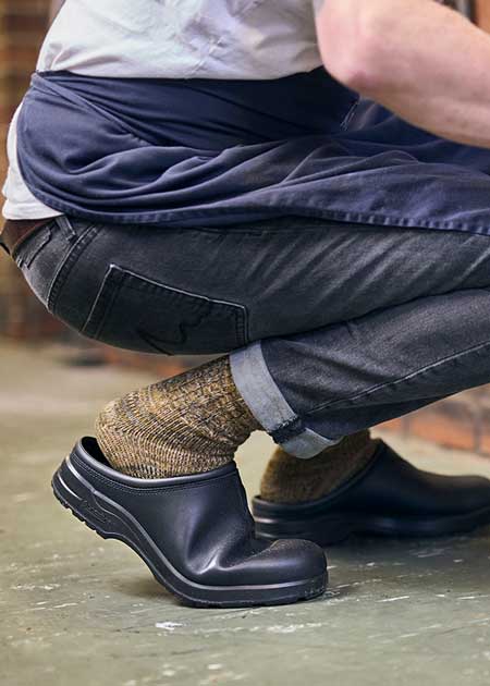 Buy #2381 Black Leather Chelsea Boots | Blundstone Official